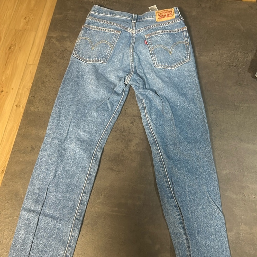 Levi’s 501 original fit 26w x 32L Medium wash only worn a few times like new